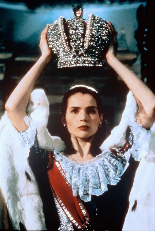 Джулия Ормонд в фильме Молодая Екатерина 6