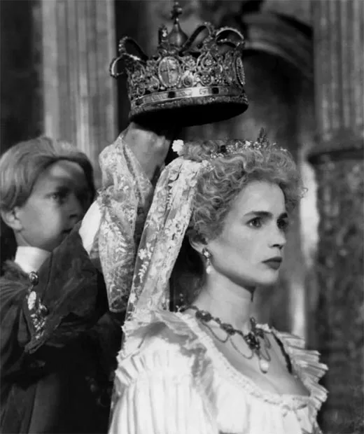 Джулия Ормонд в фильме Молодая Екатерина 7