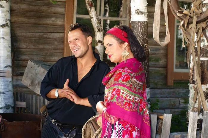 Кадр из сериала Любовь и разлука