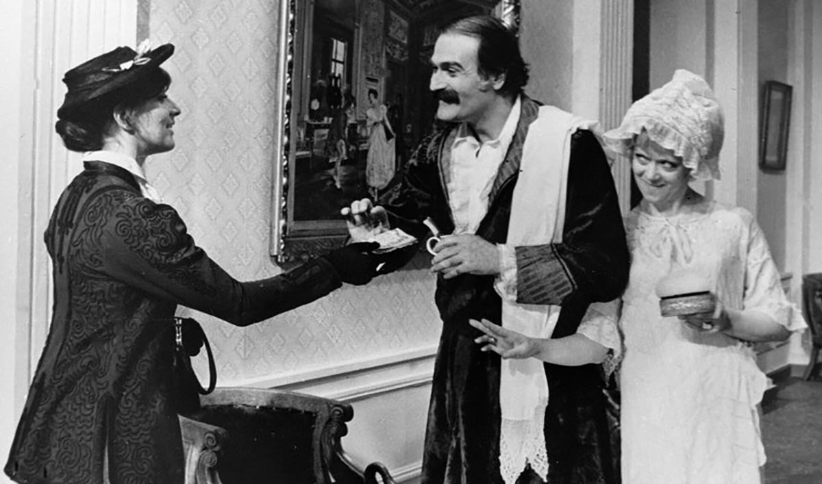 Кахи Кавсадзе в фильме Мелодии Верийского квартала Кахи Кавсадзе в фильме Мелодии Верийского квартала