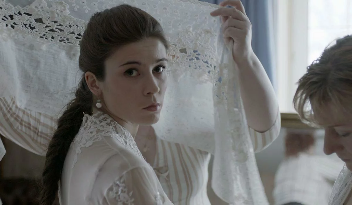 Клавдия Коршунова в фильме Дубровский