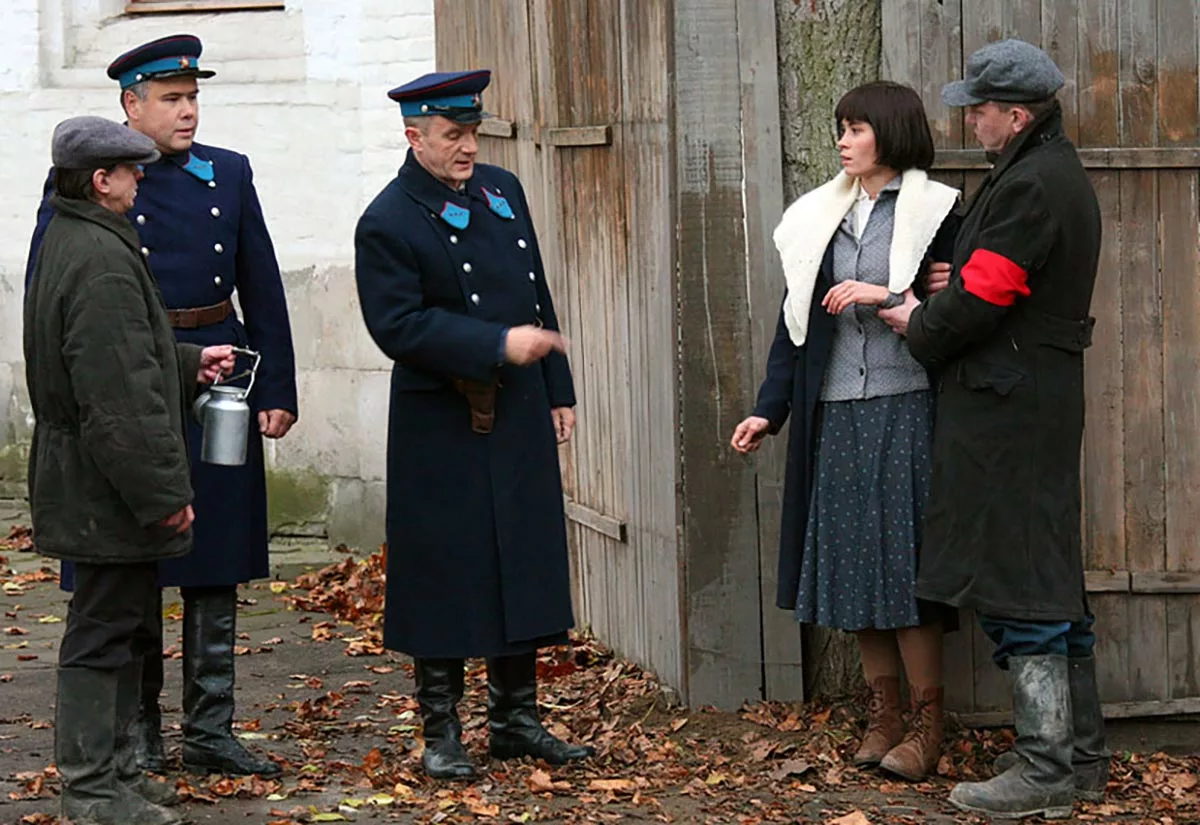 Клавдия Коршунова в сериале Московский дворик