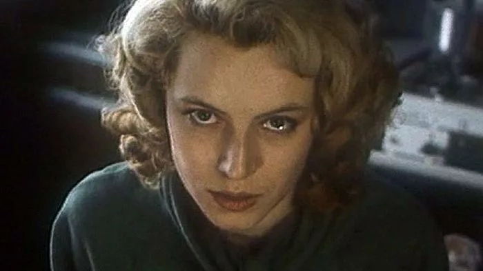 Лариса Шахворостова в фильме Ребёнок к ноябрю Лариса Шахворостова в фильме Ребёнок к ноябрю