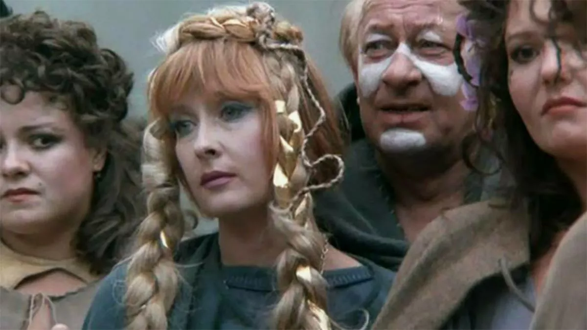 Лариса Удовиченко в фильме Сукины дети