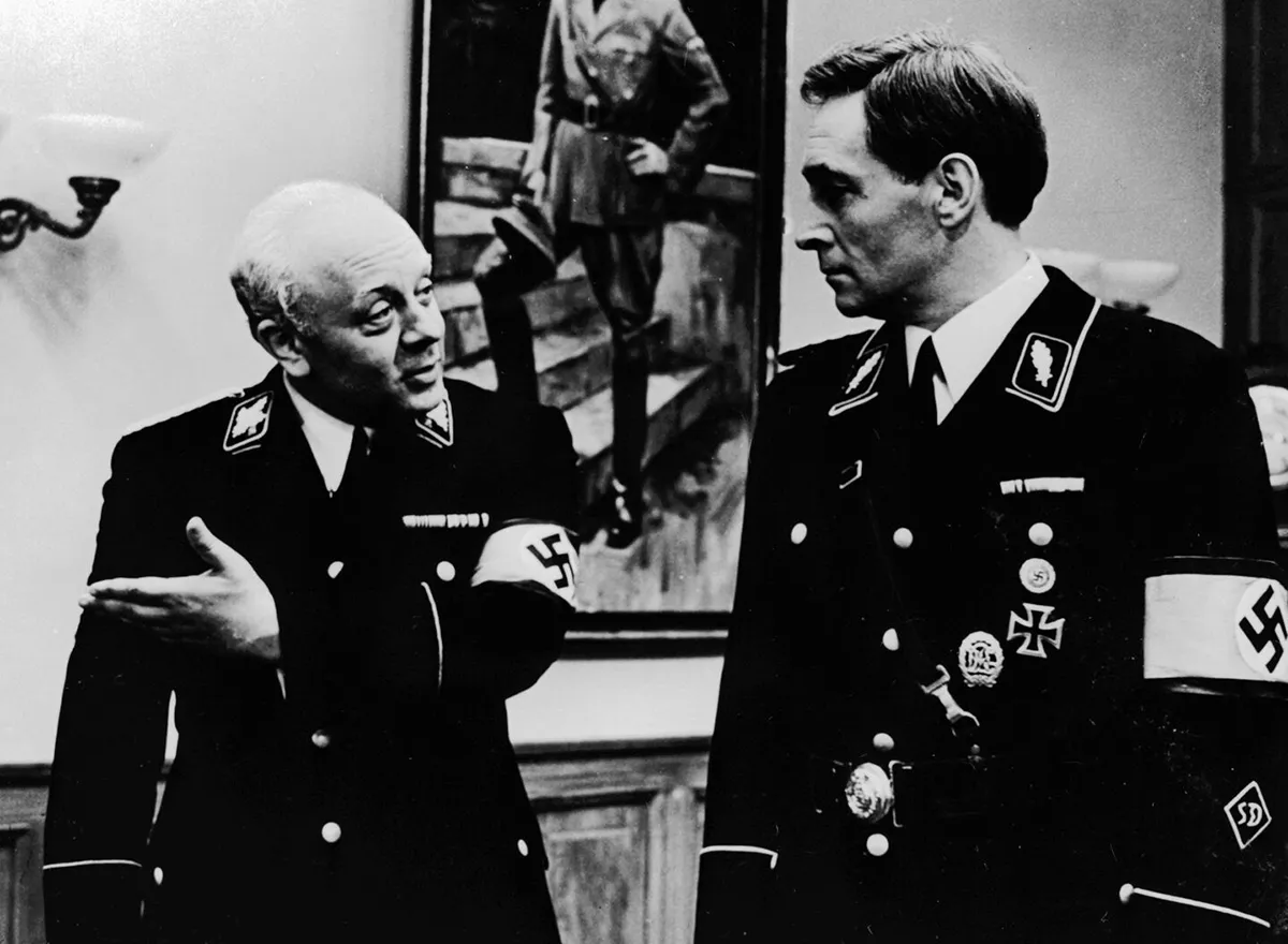 Леонид Броневой в фильме Семнадцать мгновений весны Леонид Броневой в фильме Семнадцать мгновений весны 2