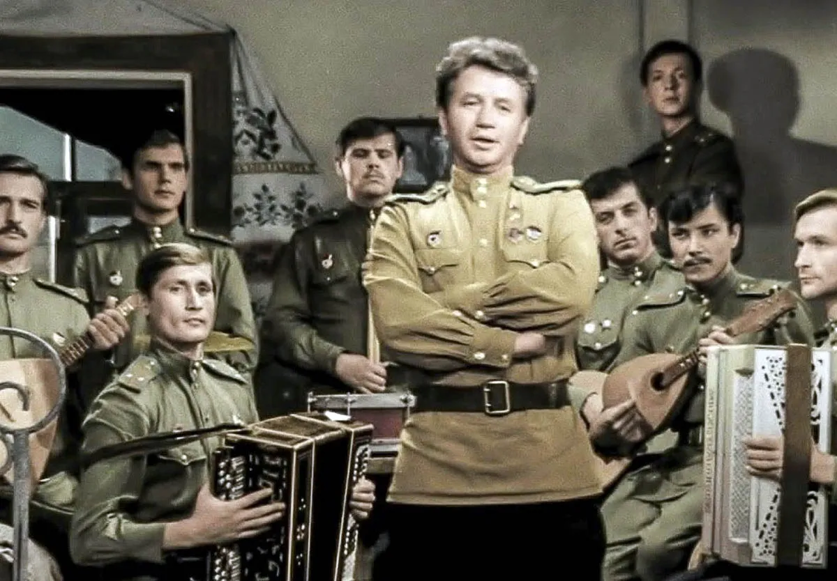 Леонид Быков в фильме В бой идут одни старики 2