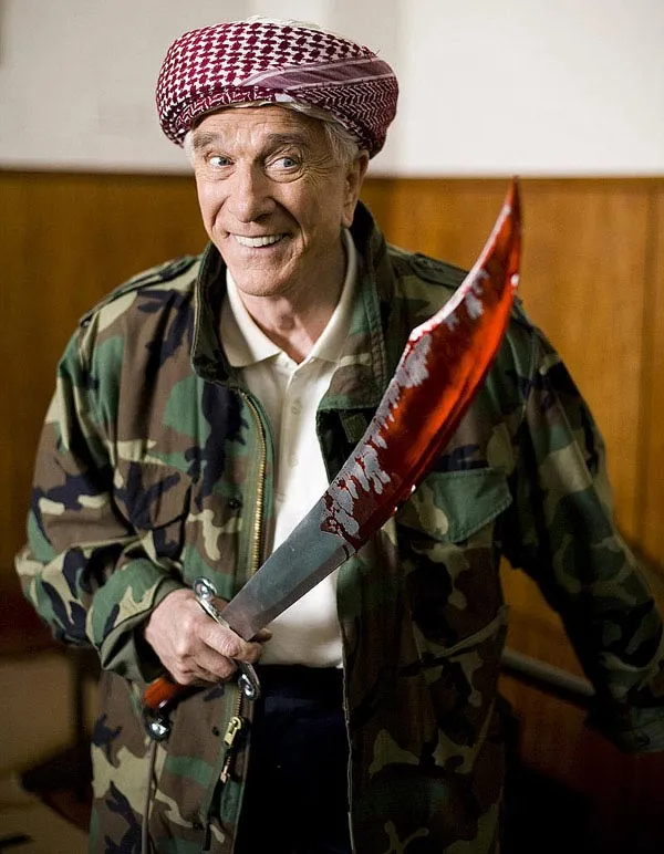 Лесли Нильсен в фильме Американский выскочка