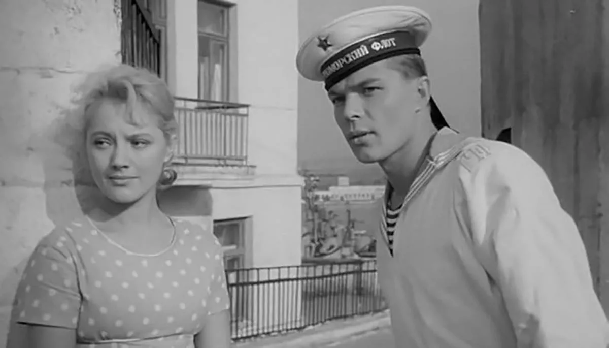 Лев Прыгунов в фильме Увольнение на берег