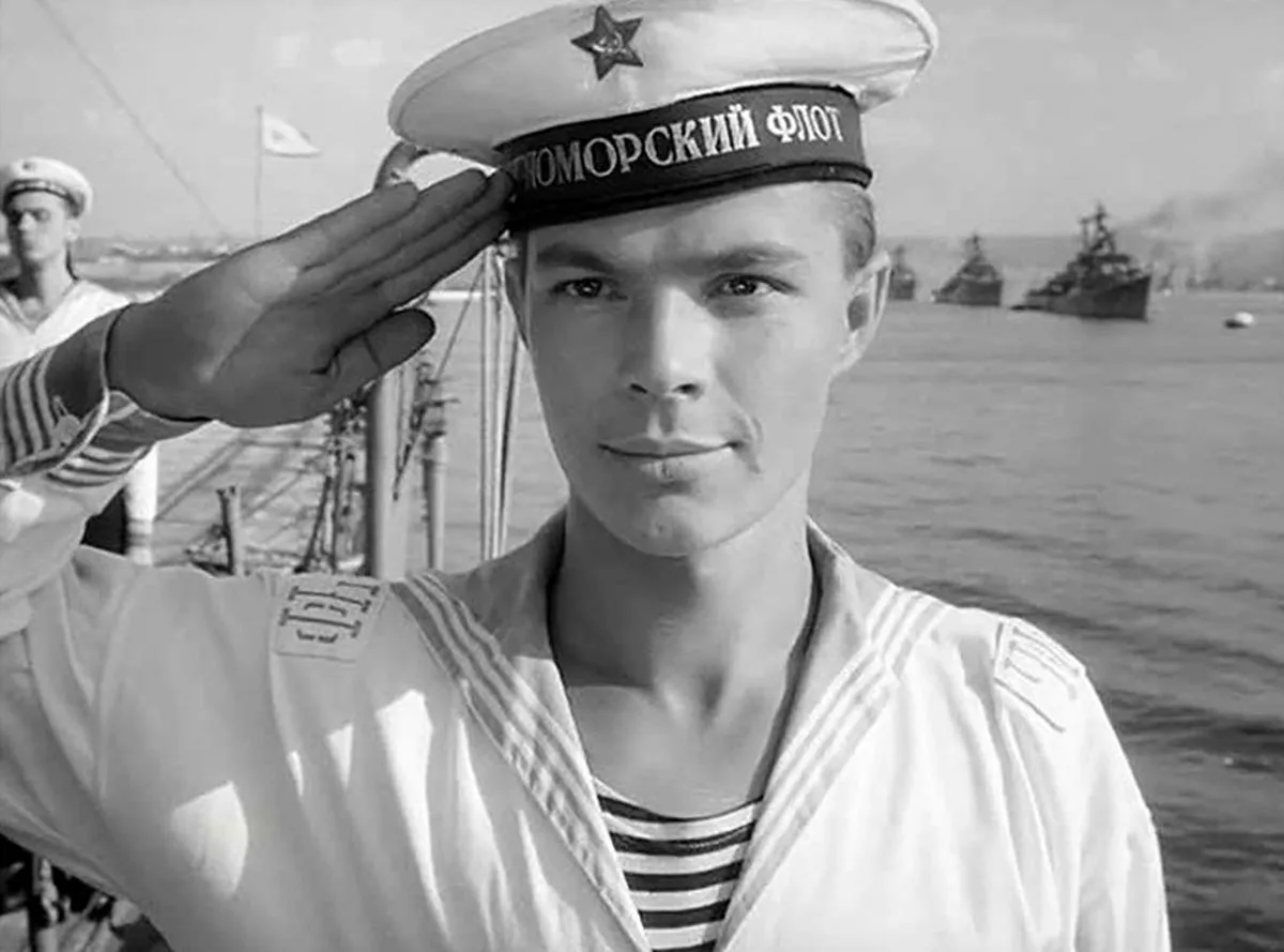 Лев Прыгунов в фильме Увольнение на берег 2