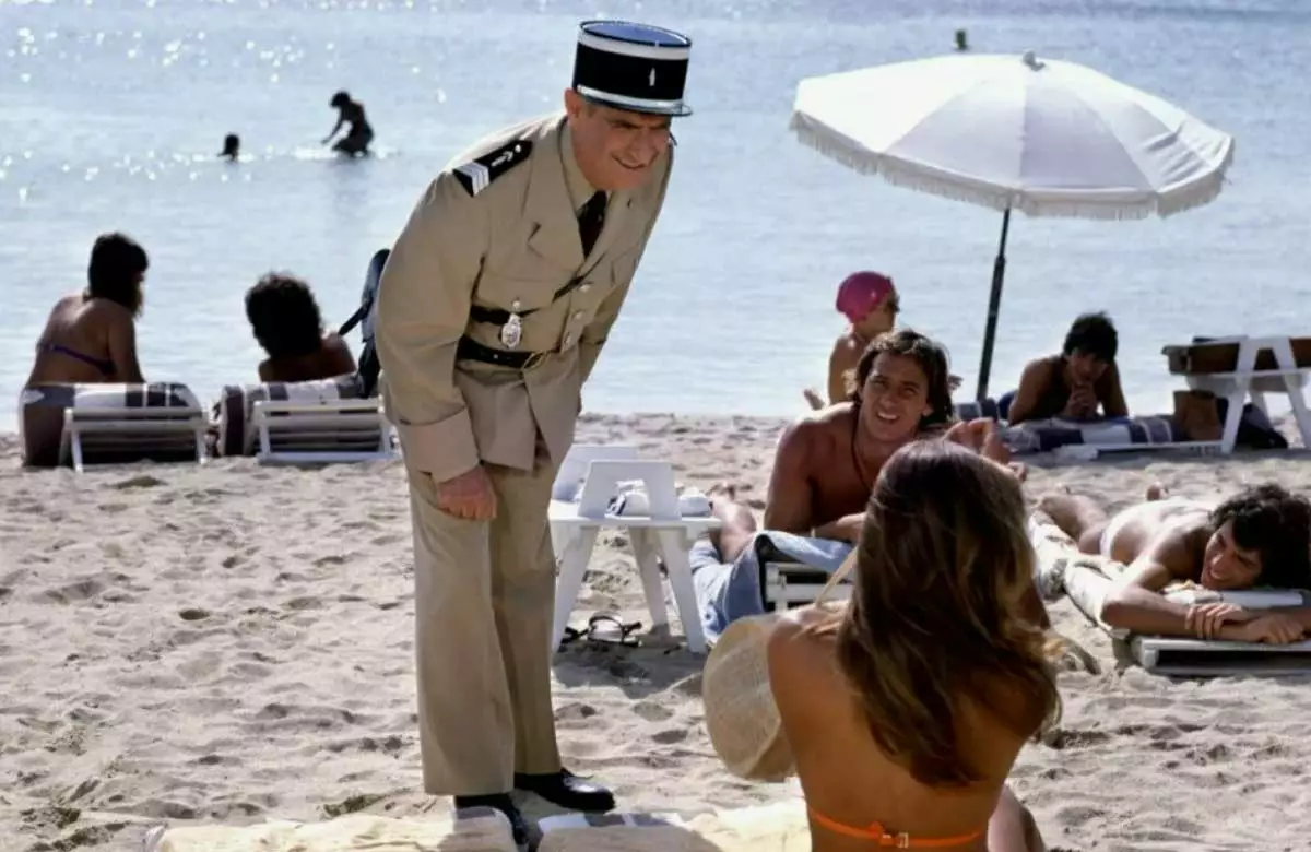 Луи де Фюнес в фильме Жандарм из Сен-Тропе Луи де Фюнес в фильме Жандарм из Сен-Тропе 2