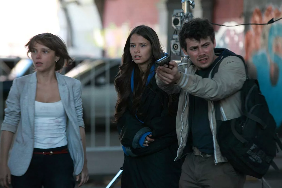 Любовь Аксенова в сериале Выжить после Любовь Аксенова в сериале Выжить после