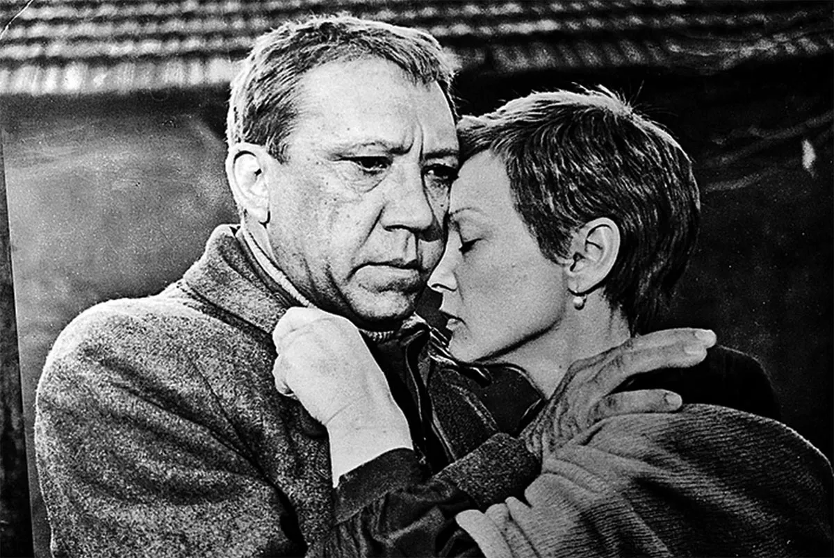 Людмила Гурченко в фильме Двадцать дней без войны