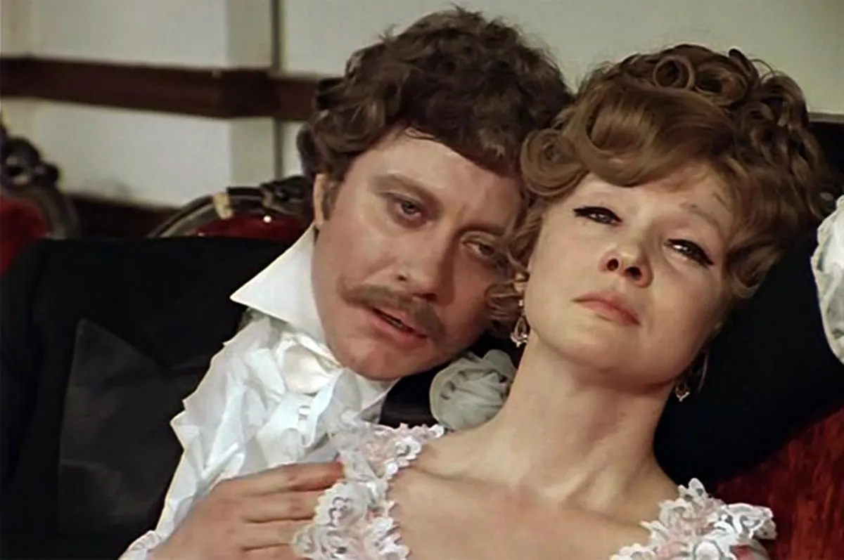 Людмила Гурченко в фильме Соломенная шляпка