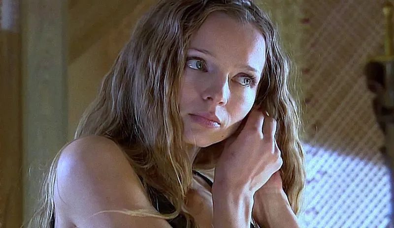 Людмила Курепова в фильме Когда цветет сирень