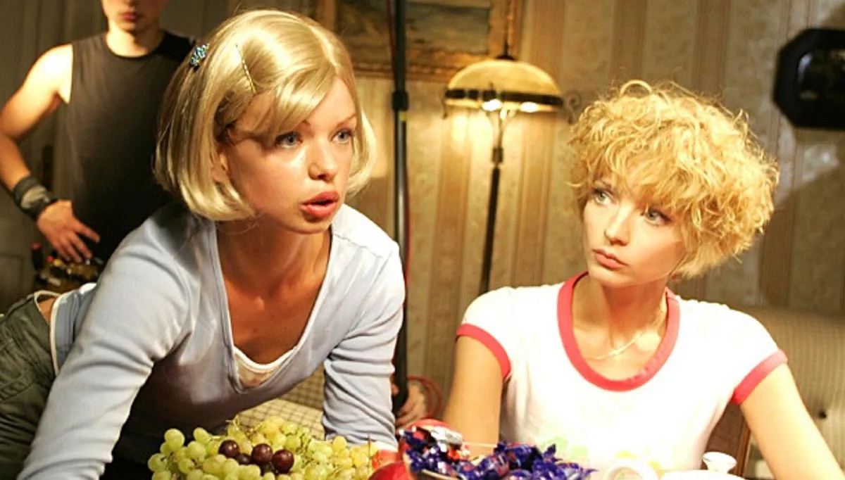 Людмила Курепова в сериале Осторожно, блондинки!