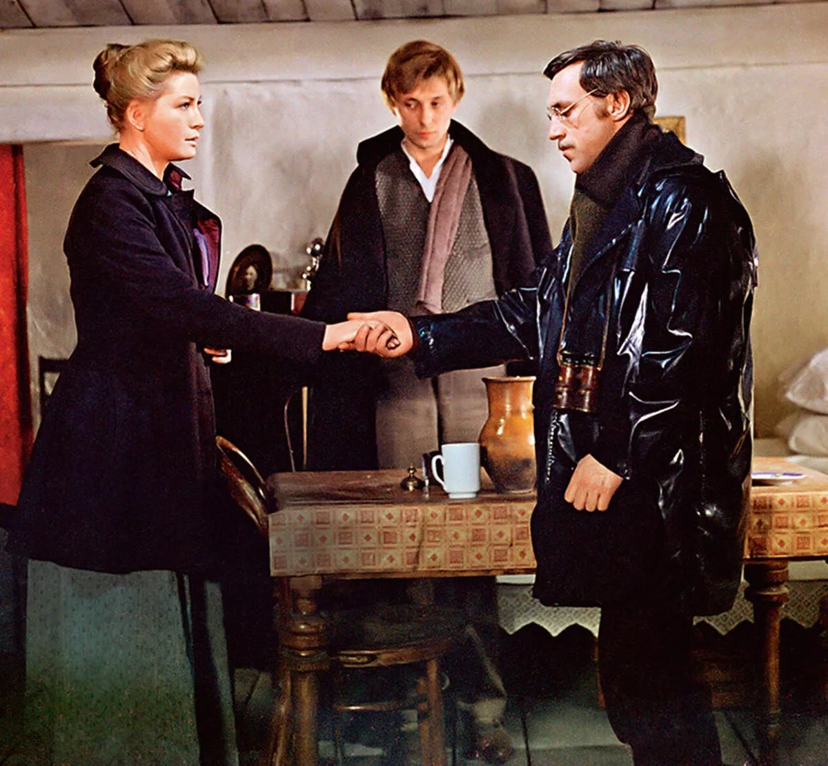 Людмила Максакова в фильме Плохой хороший человек