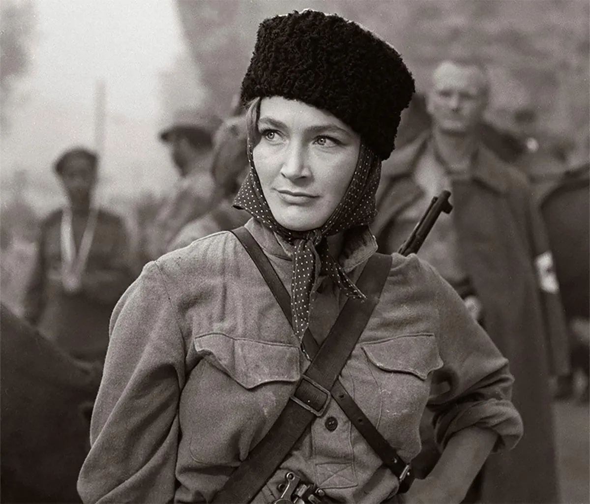 Людмила Хитяева в фильме Москва — Генуя Людмила Хитяева в фильме Москва — Генуя