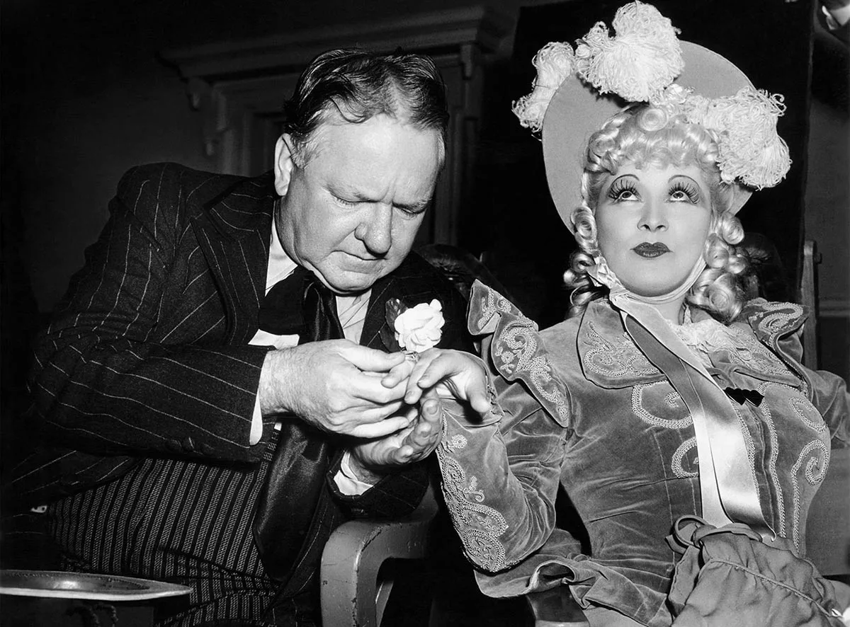 Мэй Уэст в фильме Моя цыпочка