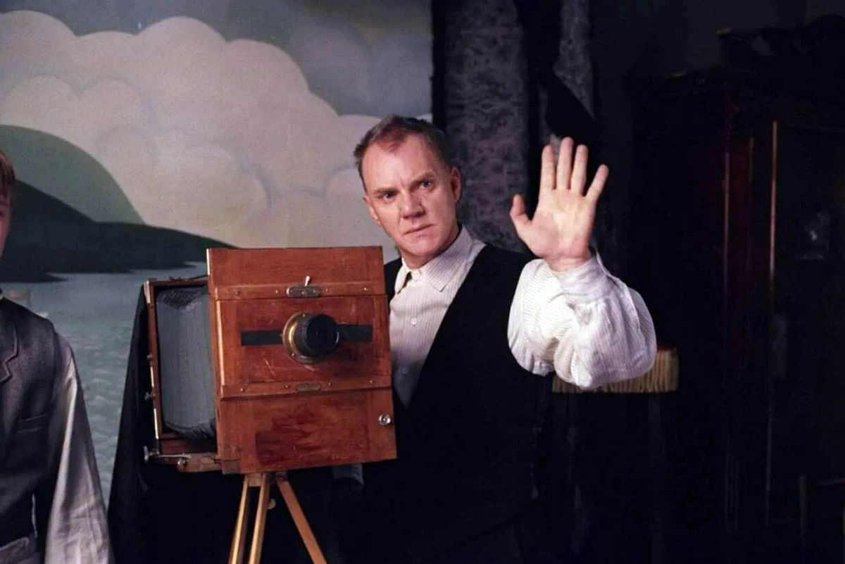 Малкольм Макдауэлл в фильме Цареубийца Малкольм Макдауэлл в фильме Цареубийца