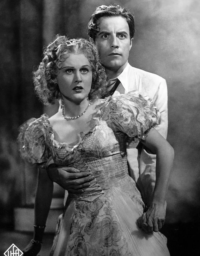 Марика Рёкк в фильме Гаспароне Марика Рёкк в фильме Гаспароне