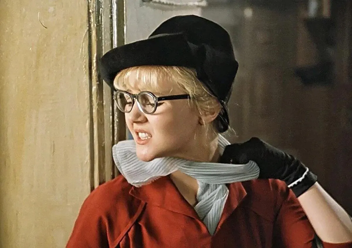 Марина Дюжева в фильме Покровские ворота