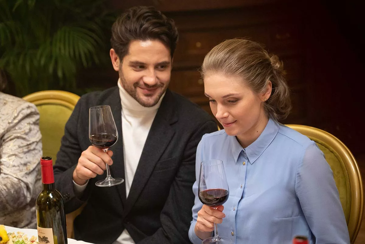 Марк Богатырёв в сериале Корни