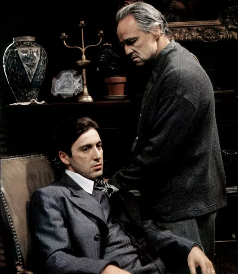 Марлон Брандо в фильме Крёстный отец 8