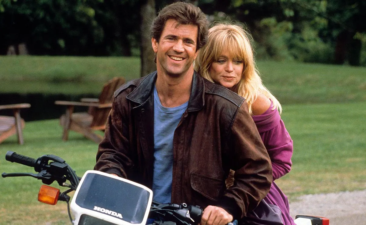 Мел Гибсон в фильме Птичка на проводе Мел Гибсон в фильме Птичка на проводе