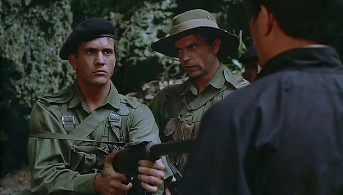 Мел Гибсон в фильме Солдаты группы Z Мел Гибсон в фильме Солдаты группы Z