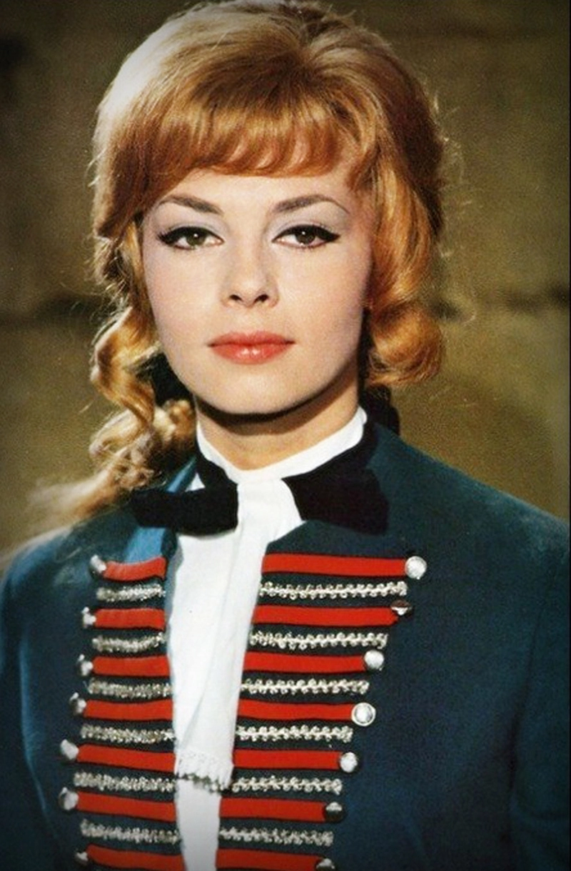 Мишель Мерсье в роли Анжелики Мишель Мерсье в роли Анжелики 4