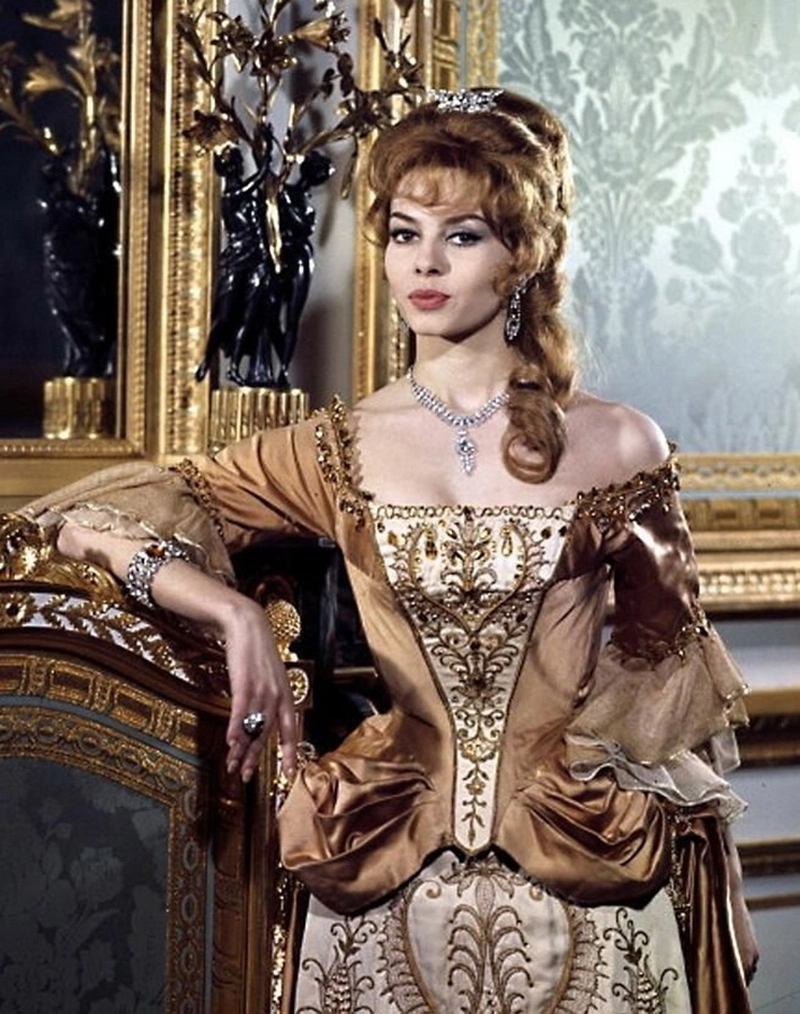 Мишель Мерсье в роли Анжелики Мишель Мерсье в роли Анжелики 13