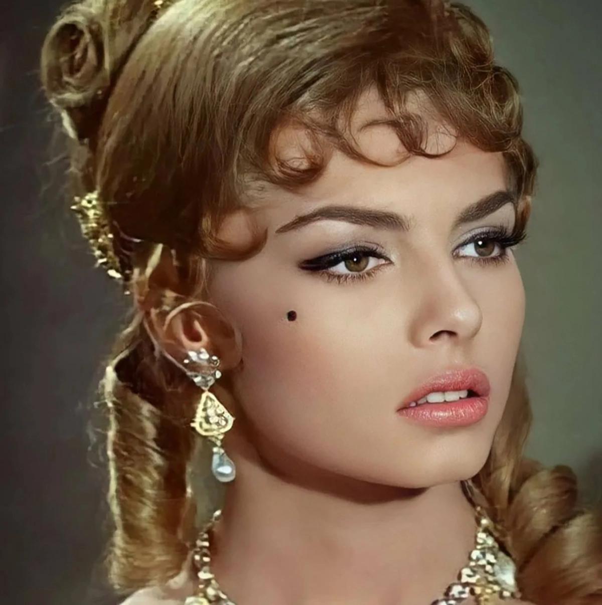 Мишель Мерсье в роли Анжелики Мишель Мерсье в роли Анжелики 15