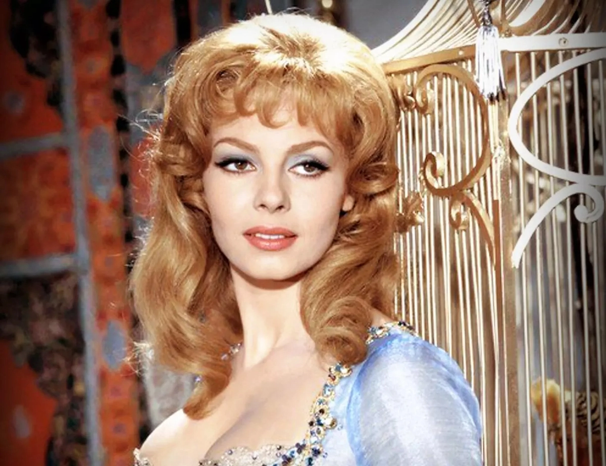 Мишель Мерсье в роли Анжелики Мишель Мерсье в роли Анжелики 16