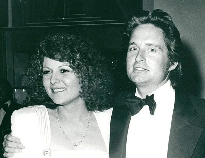 Майкл Дуглас и Бренда Ваккаро 3