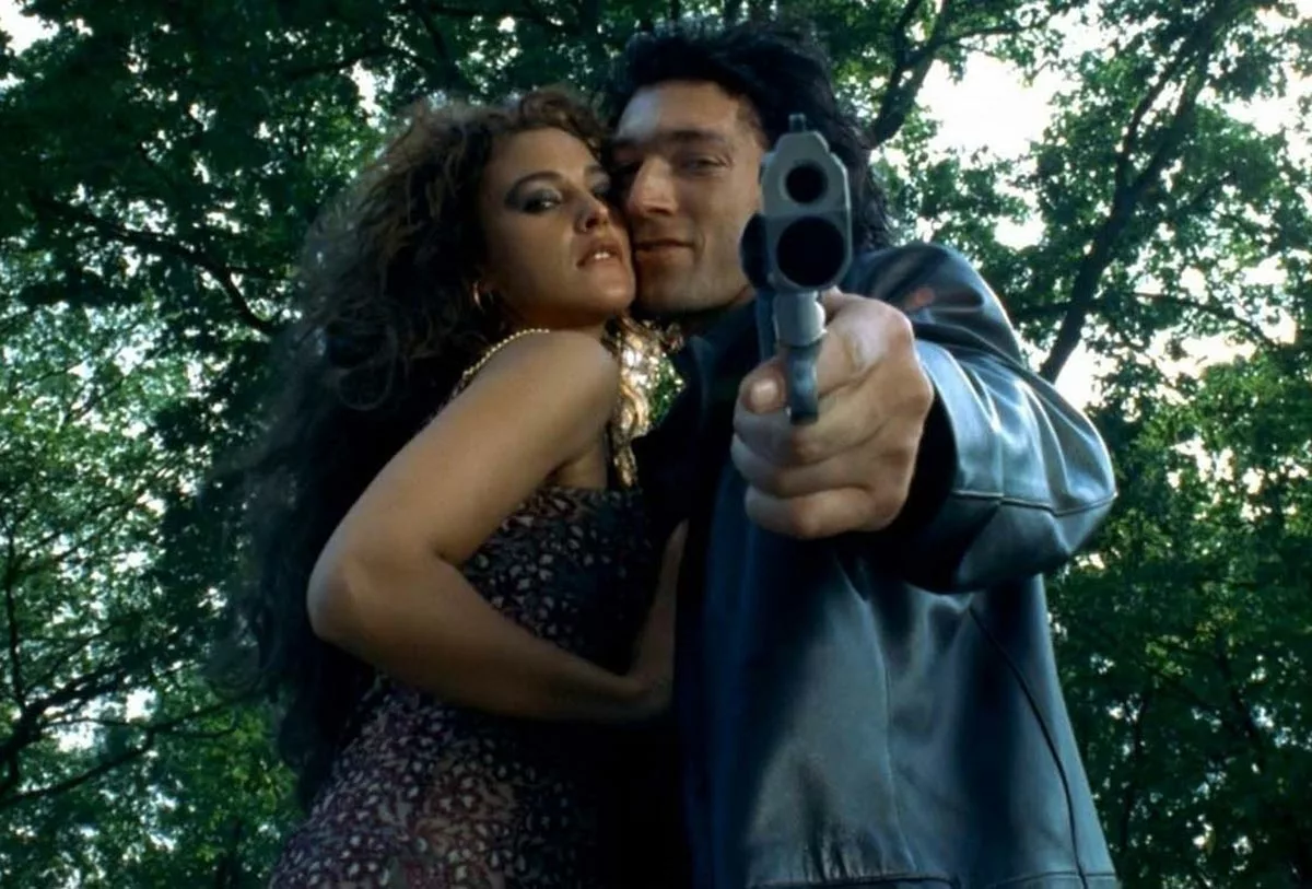 Моника Белуччи в фильме Доберман Моника Белуччи в фильме Доберман