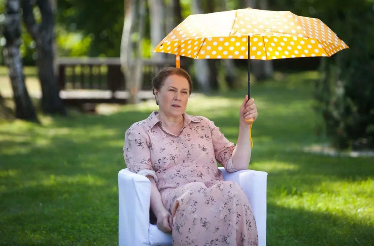 Надежда Маркина в сериале В шаге от рая Надежда Маркина в сериале В шаге от рая