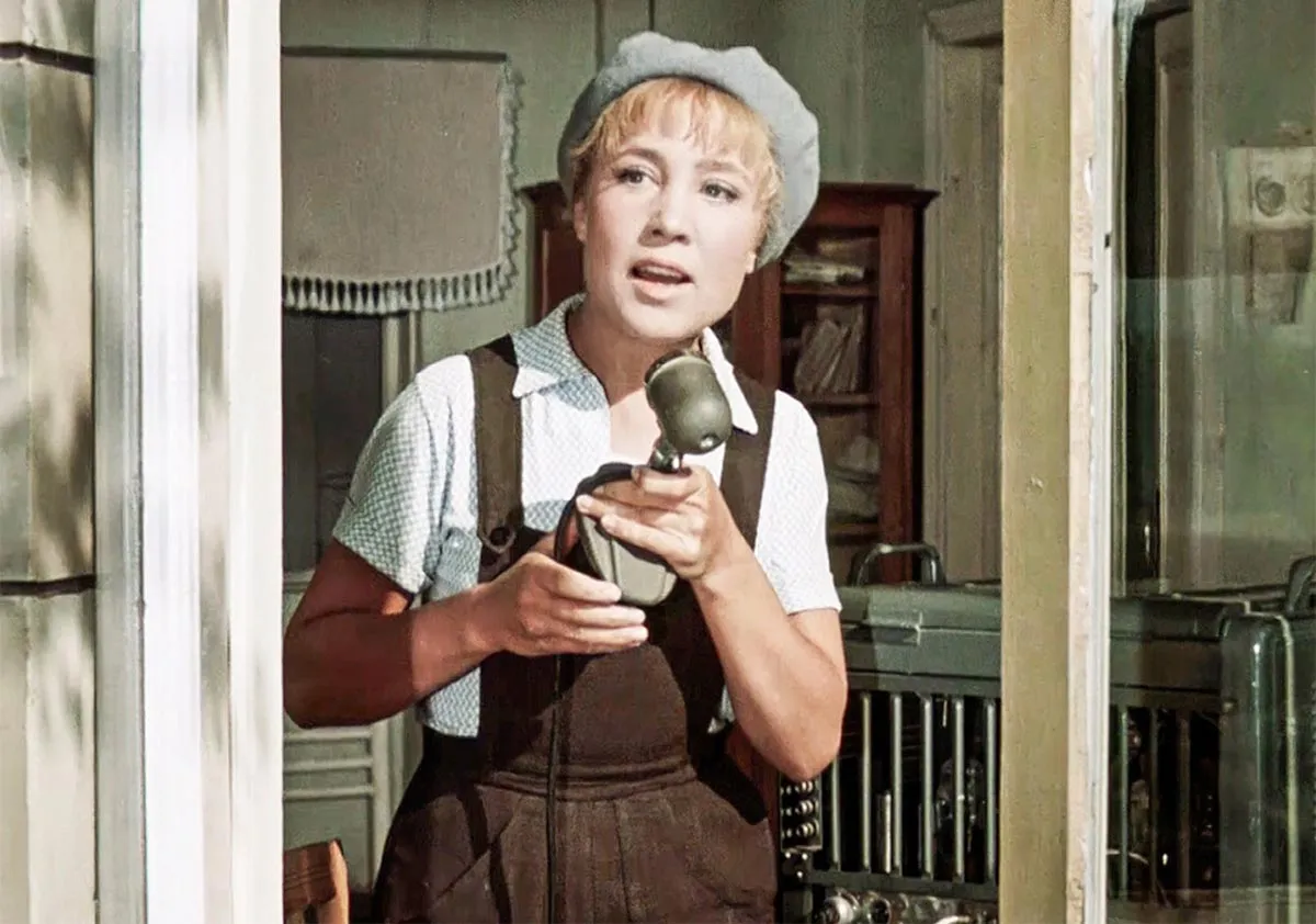 Надежда Румянцева в фильме Королева бензоколонки Надежда Румянцева в фильме Королева бензоколонки