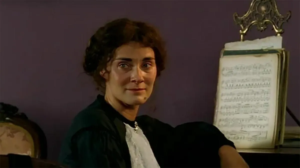 Наталия Курдюбова в фильме Отцы и дети Наталия Курдюбова в фильме Отцы и дети