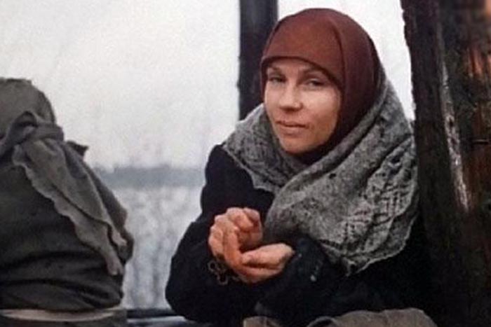 Наталья Дмитриева в фильме Сквозь огонь Наталья Дмитриева в фильме Сквозь огонь