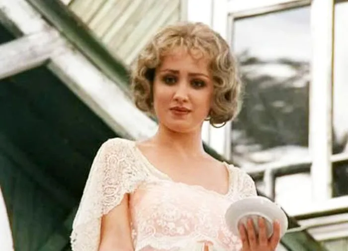 Наталья Щукина в фильме Ключ от спальни