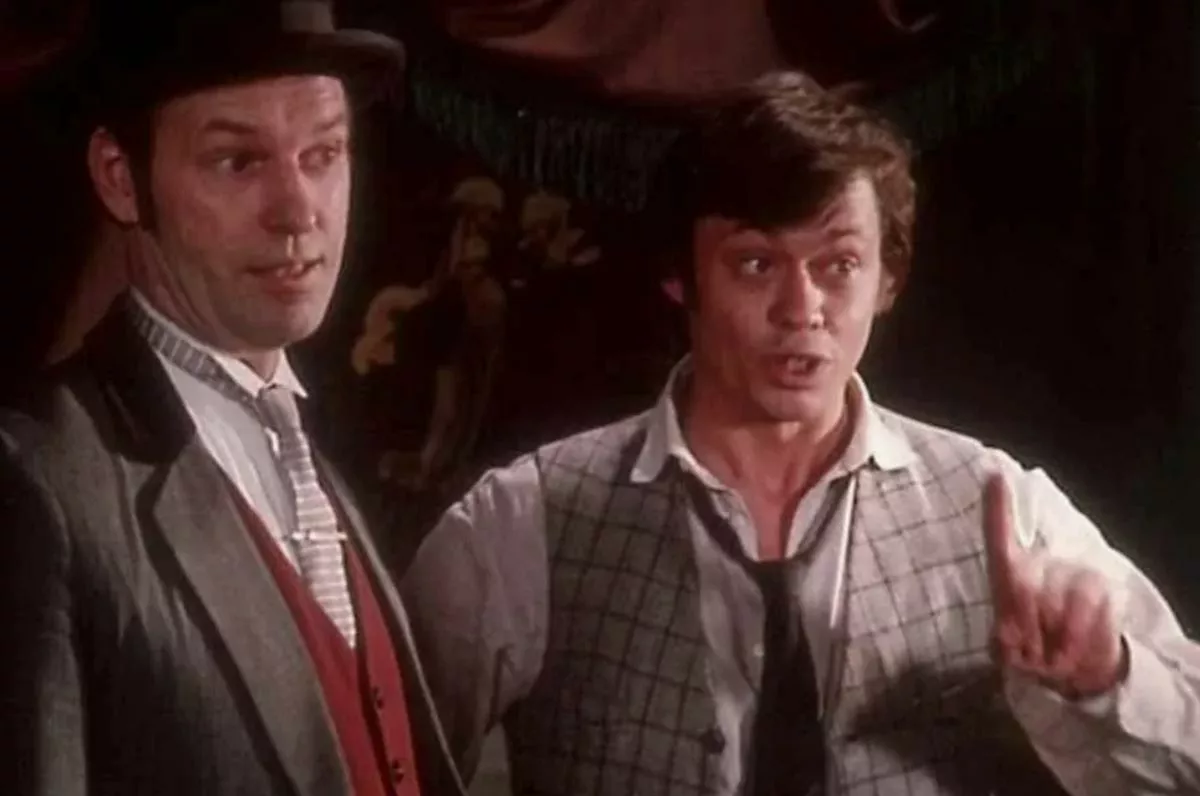 Николай Караченцов в фильме Трест, который лопнул Николай Караченцов в фильме Трест, который лопнул