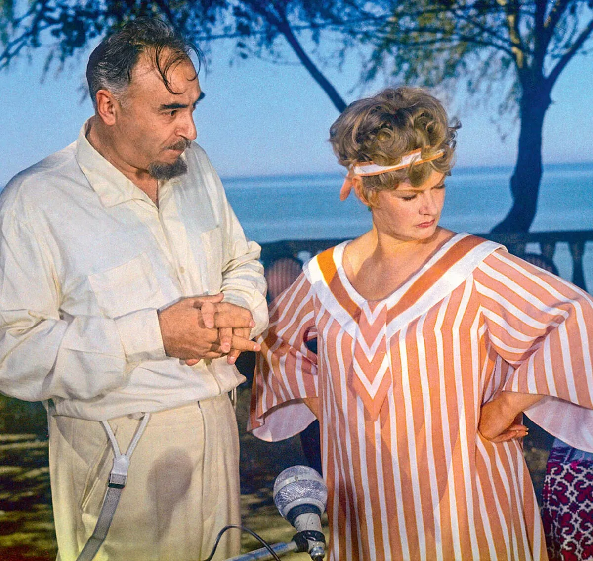 Нина Гребешкова в фильме 12 стульев Нина Гребешкова в фильме 12 стульев