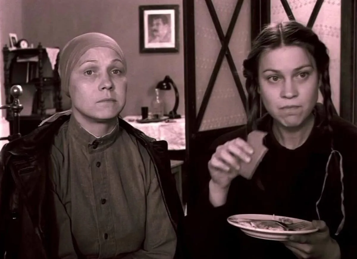 Нина Русланова в фильме Завтра была война