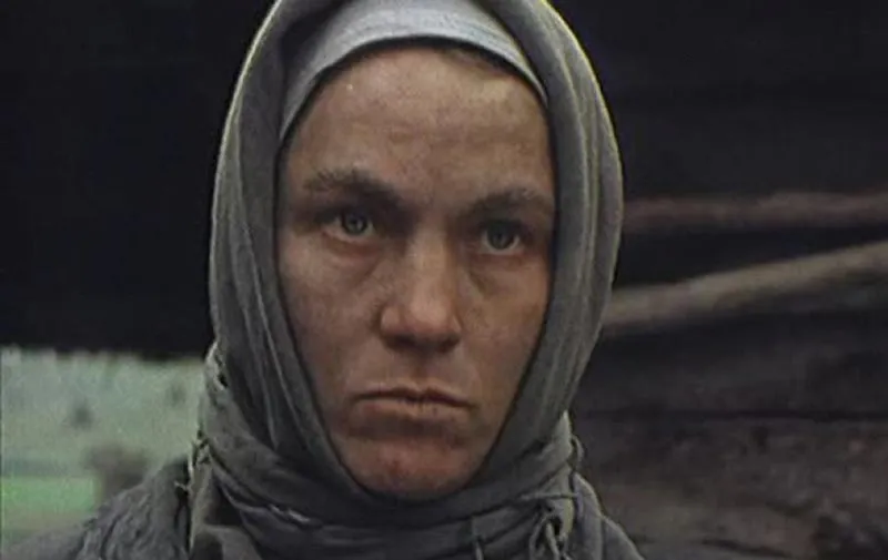 Нина Русланова в фильме Знак беды