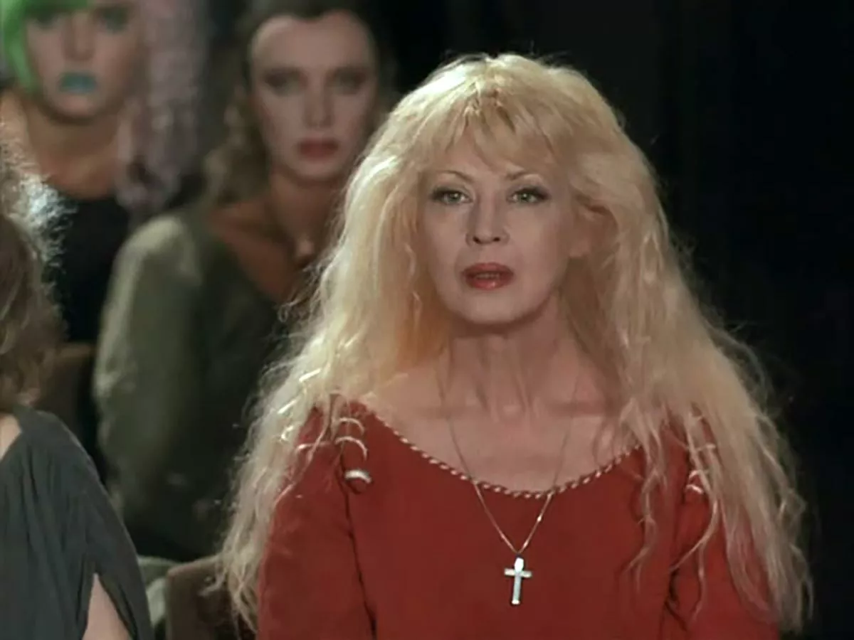 Нина Шацкая в фильме Сукины дети Нина Шацкая в фильме Сукины дети