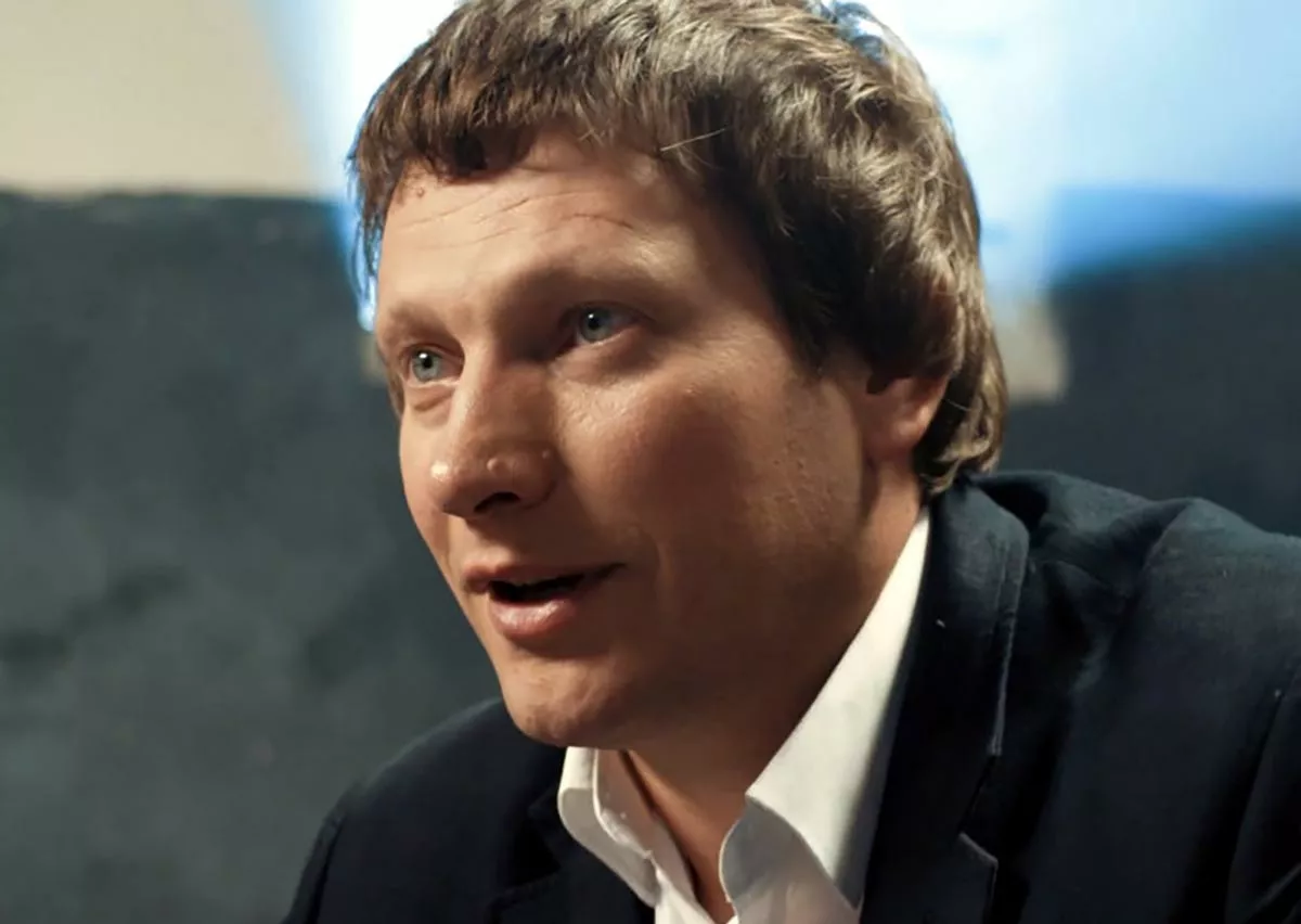 Олег Андреев в сериале Неразрезанные страницы Олег Андреев в сериале Неразрезанные страницы