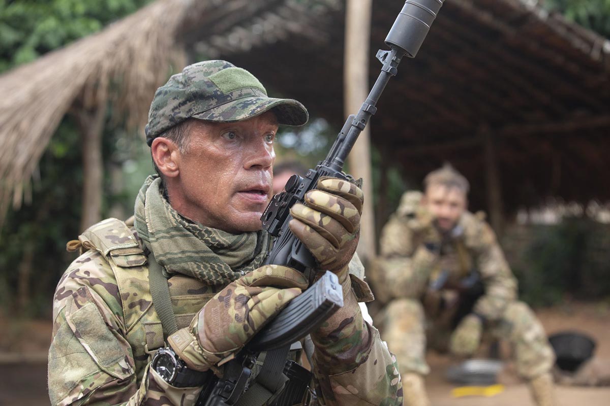 Олег Чернов в фильме Гранит Олег Чернов в фильме Гранит