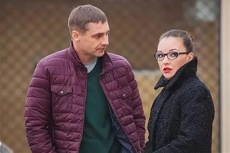 Ольга Павловец в сериале Жизнь, по слухам, одна