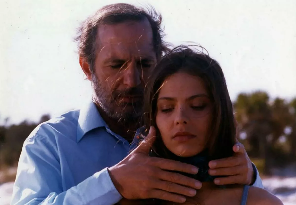 Орнелла Мути в фильме Истории обыкновенного безумия