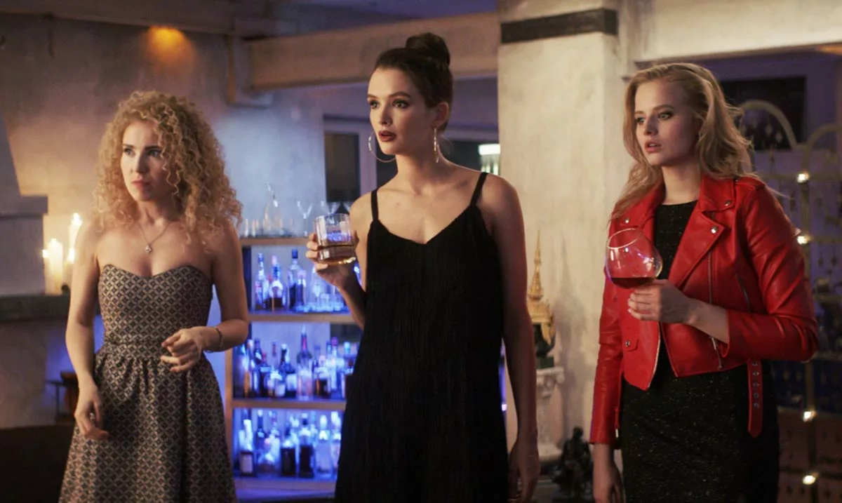 Паулина Андреева в фильме Любовницы Паулина Андреева в фильме Любовницы 2